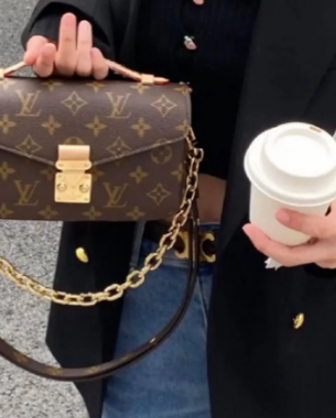 Стильний клатч з застібкою (коричневий)