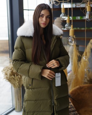Подовжений пуховик жіночий зимовий (зелений)