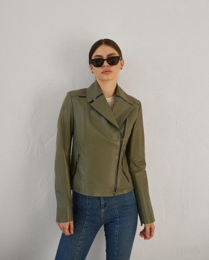 Жіноча шкіряна куртка-косуха (зелена)