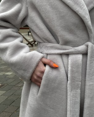 Жіноча шуба з вовни (рожева)