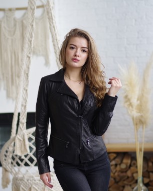 Жіноча шкіряна куртка класичного стилю (чорна)